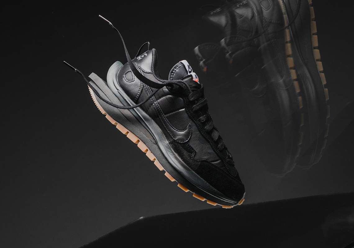 sacai Nike Vaporwaffle White Black Release Date 2