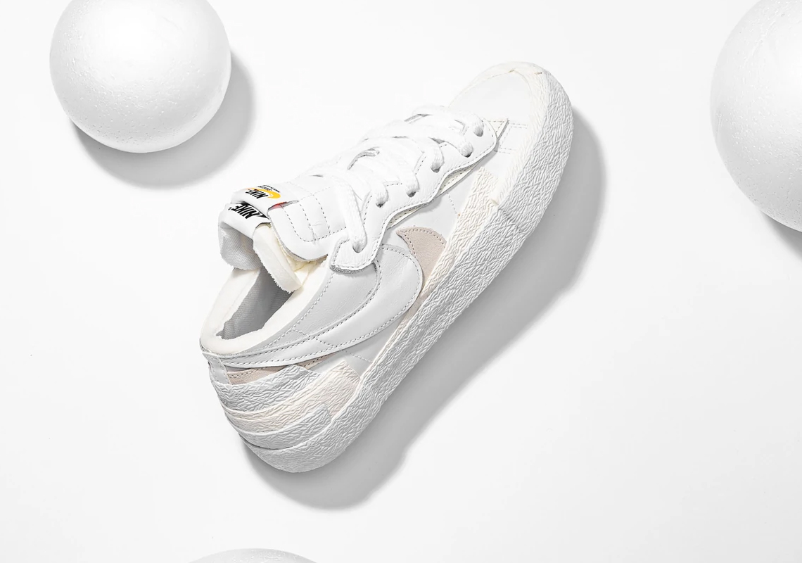 Blozend Blozend Kauwgom sacai x Nike Blazer Low "White/Black Patent" Release | SneakerNews.com