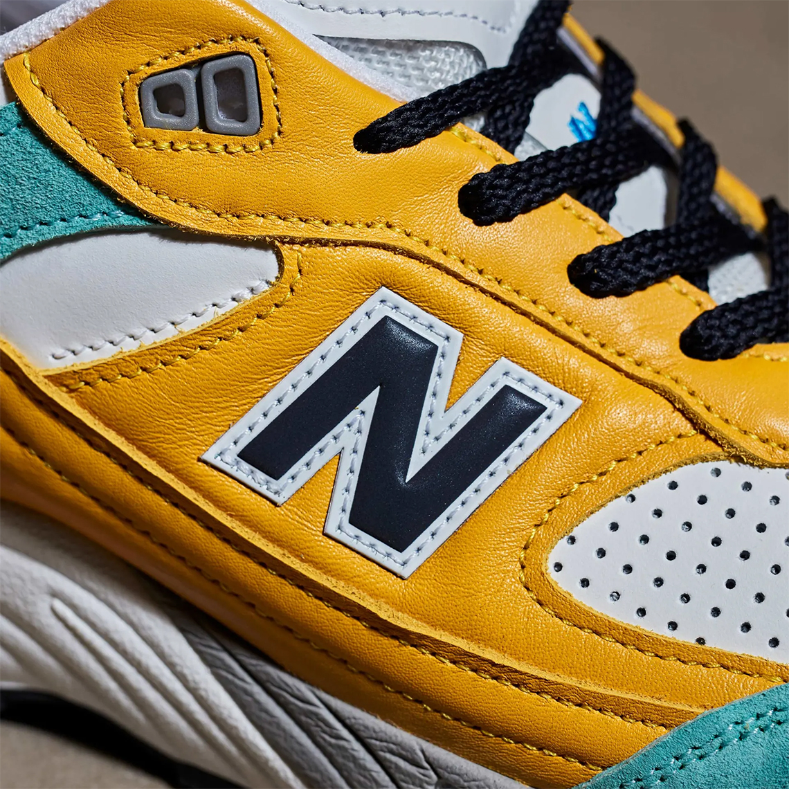 Sns New Balance made 992 Surfaces in White and Navy Mint Yellow M991sns Release Date 3