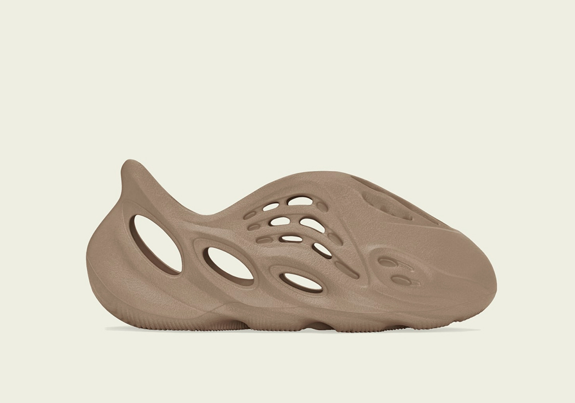adidas Yeezy Foam Runner Mist GV6774 Store List | SneakerNews.com