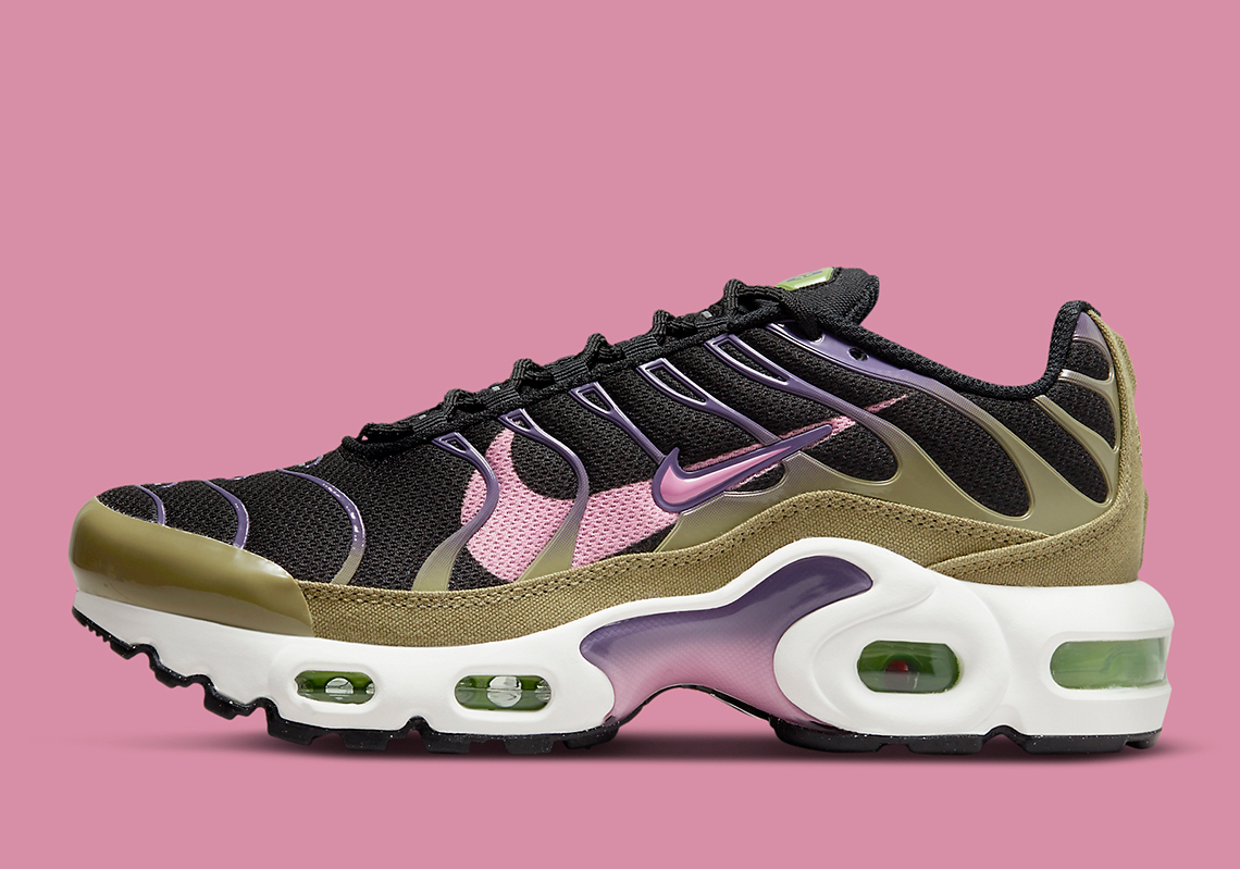 Nike Pairs Pink And Green For This Upcoming Kids' Air Max Plus