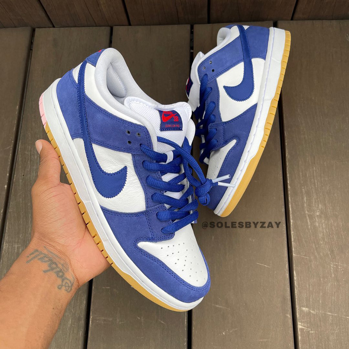 SB Dunk Low Los Angeles Dodgers Nike clean and neat sneaker for