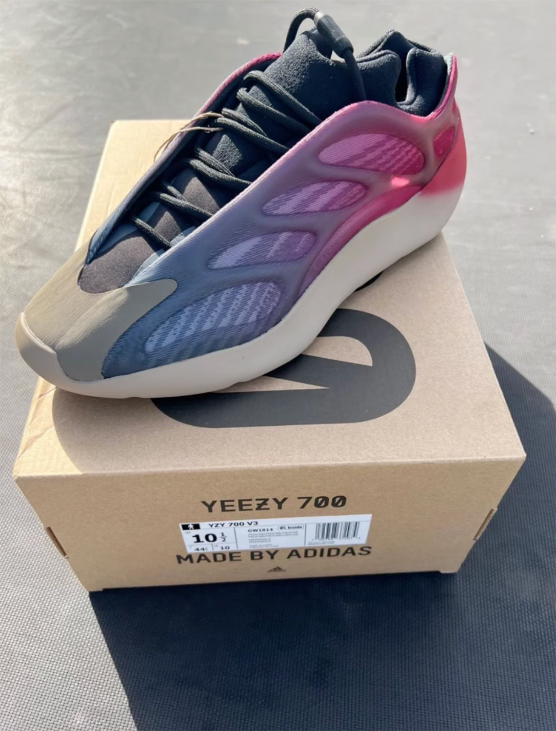 adidas yeezy boost 700v3