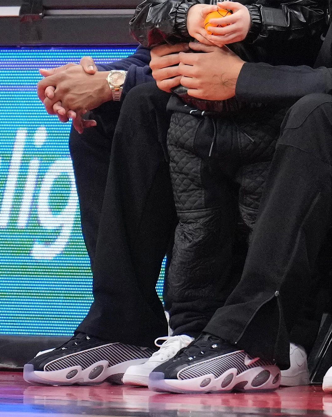 drake wearing nike shox