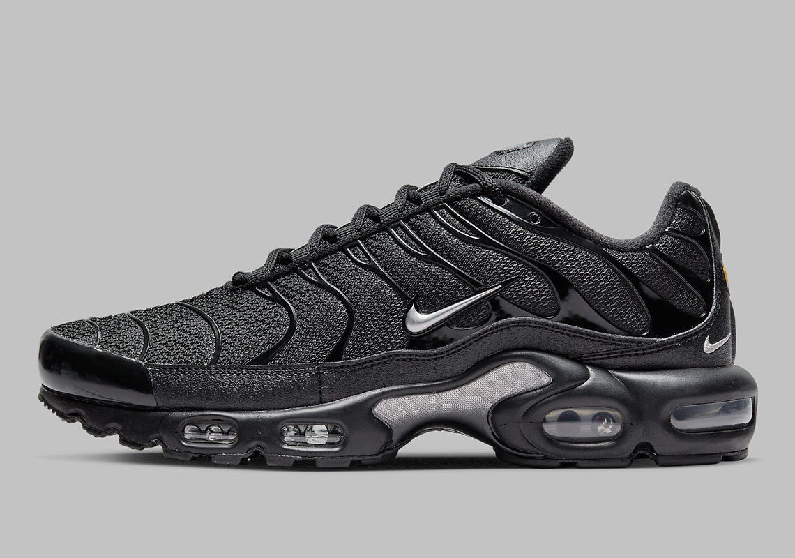 Nike Air Max Plus Black Silver Dx8971 001 Release Date 1