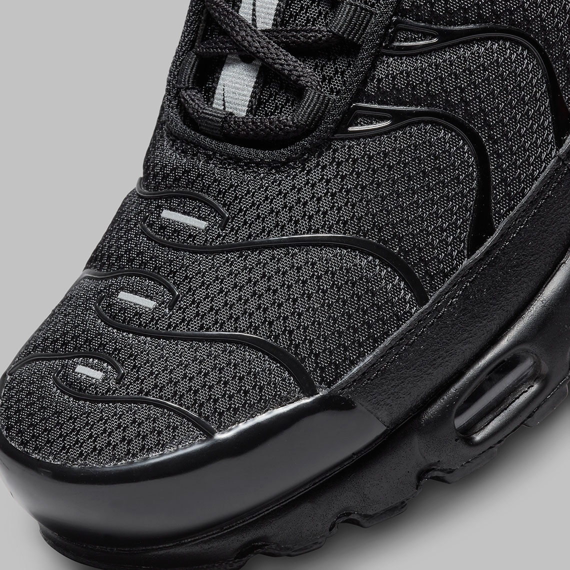 Nike Air Max Plus Black Silver Dx8971 001 Release Date 5