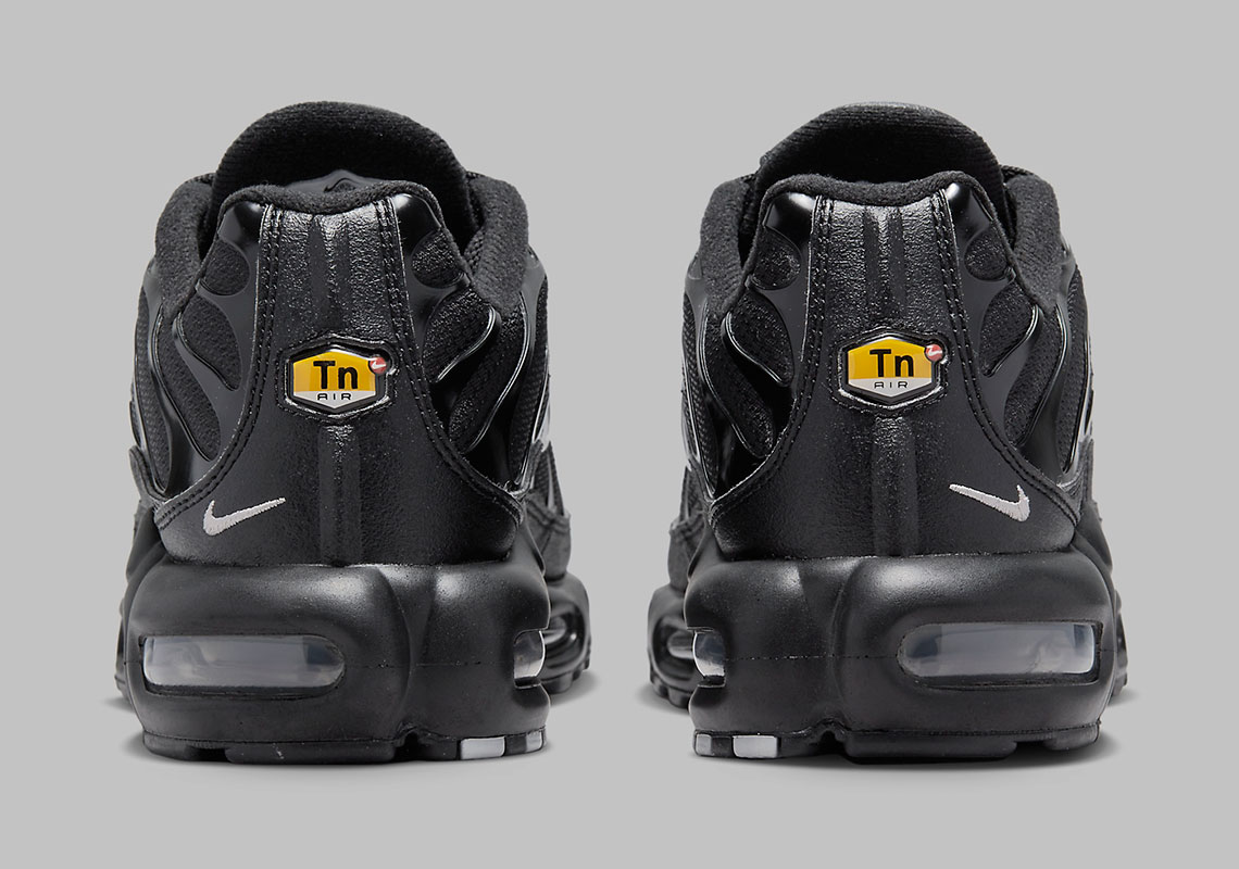 Nike Air Max Plus Black Silver Dx8971 001 Release Date 6