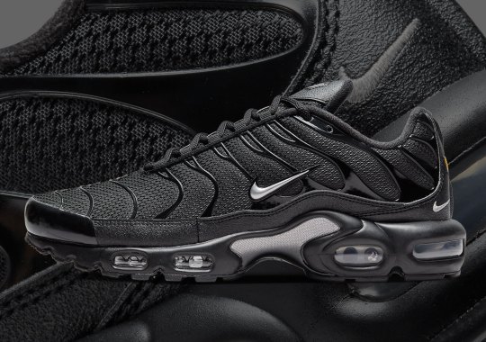 Nike Adds Mini Swooshes To The Air Max Plus
