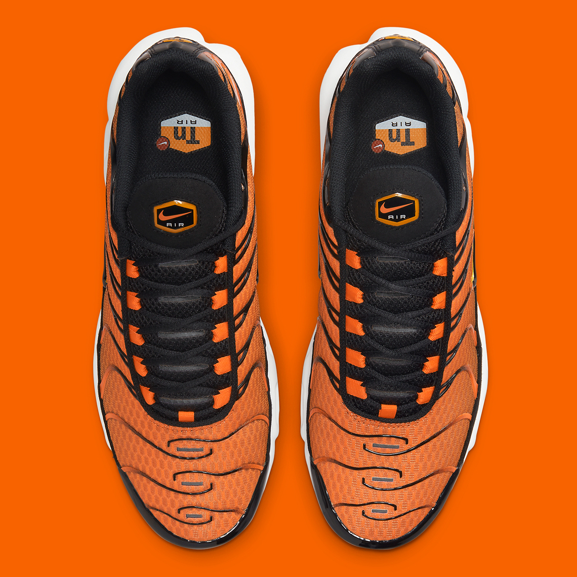 Orange and outlet black nike tns