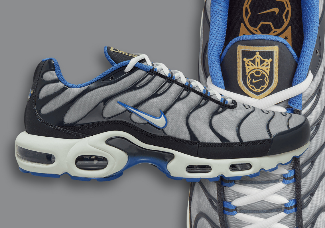 soccer air max