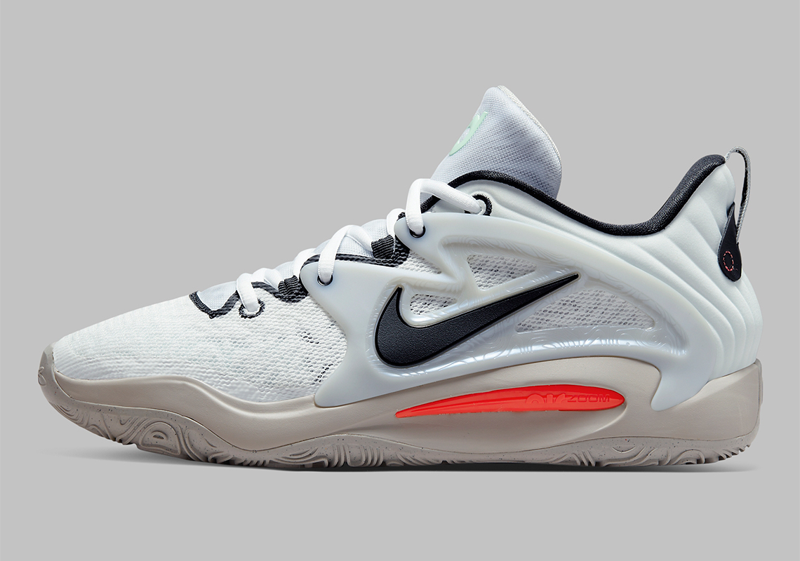 Kevin durant store shoes white