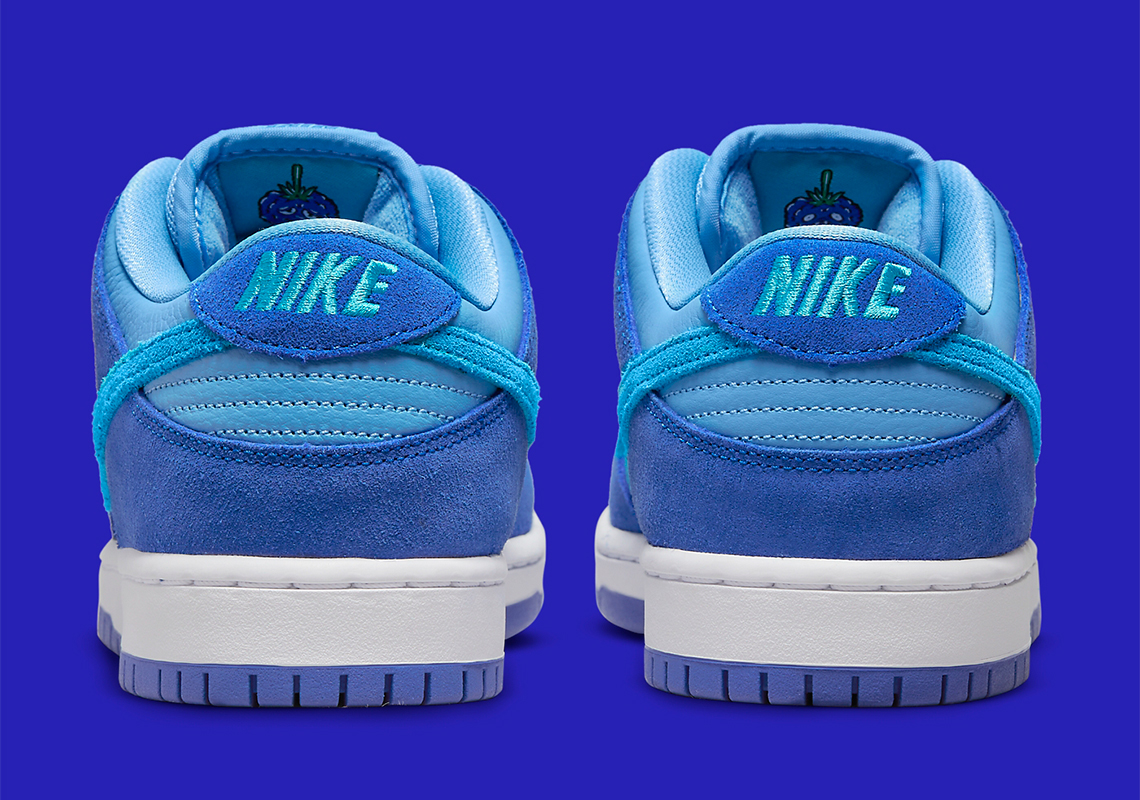 nike sb dunk low blue raspberry