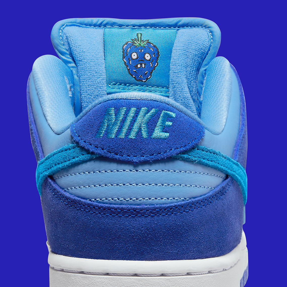 Nike SB nike sb 4 Dunk Low "Blue Raspberry" DM0807-400 | SneakerNews.com