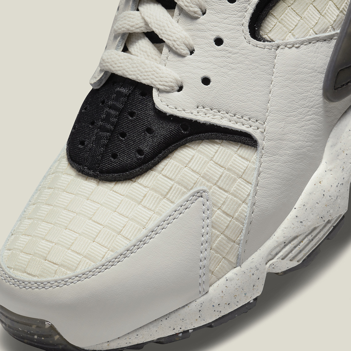 nike huarache black and white womens