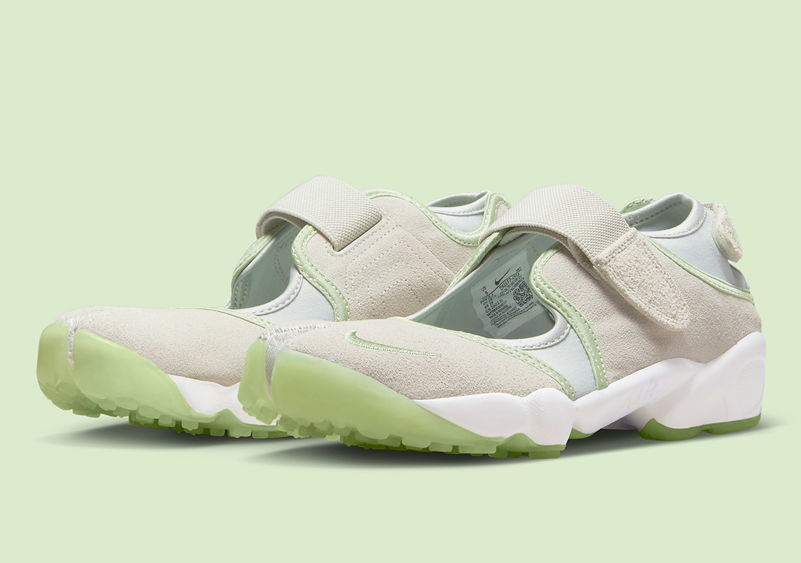 En team op gang brengen Kampioenschap Nike Air Rift Light Bone Honeydew Light Silver Sail DX2677-001 |  SneakerNews.com