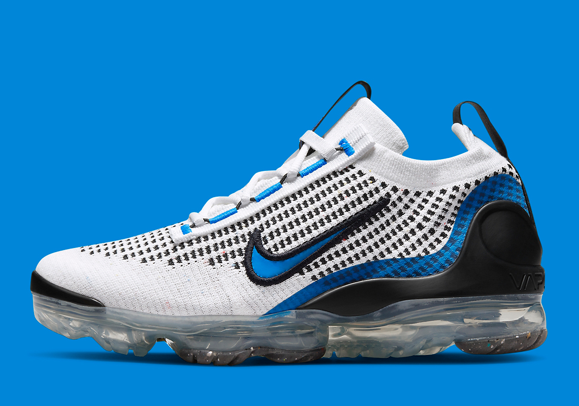 vapormax flyknit white and blue