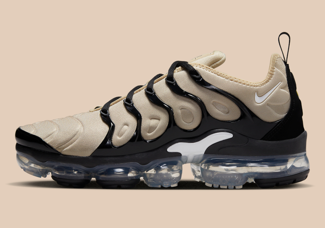Monday Laws and regulations In the mercy of Nike Vapormax Plus "Beige/Black" DX3720-200 | SneakerNews.com