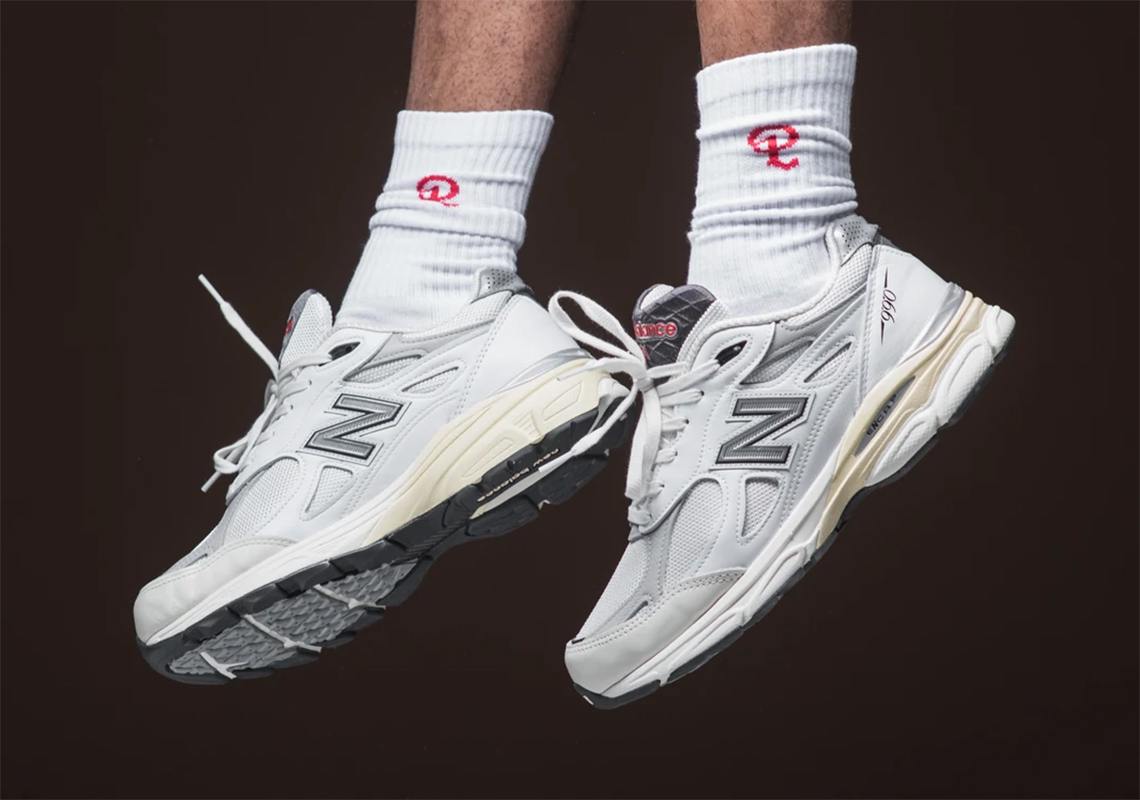 品揃え豊富で New Balance 990V3 