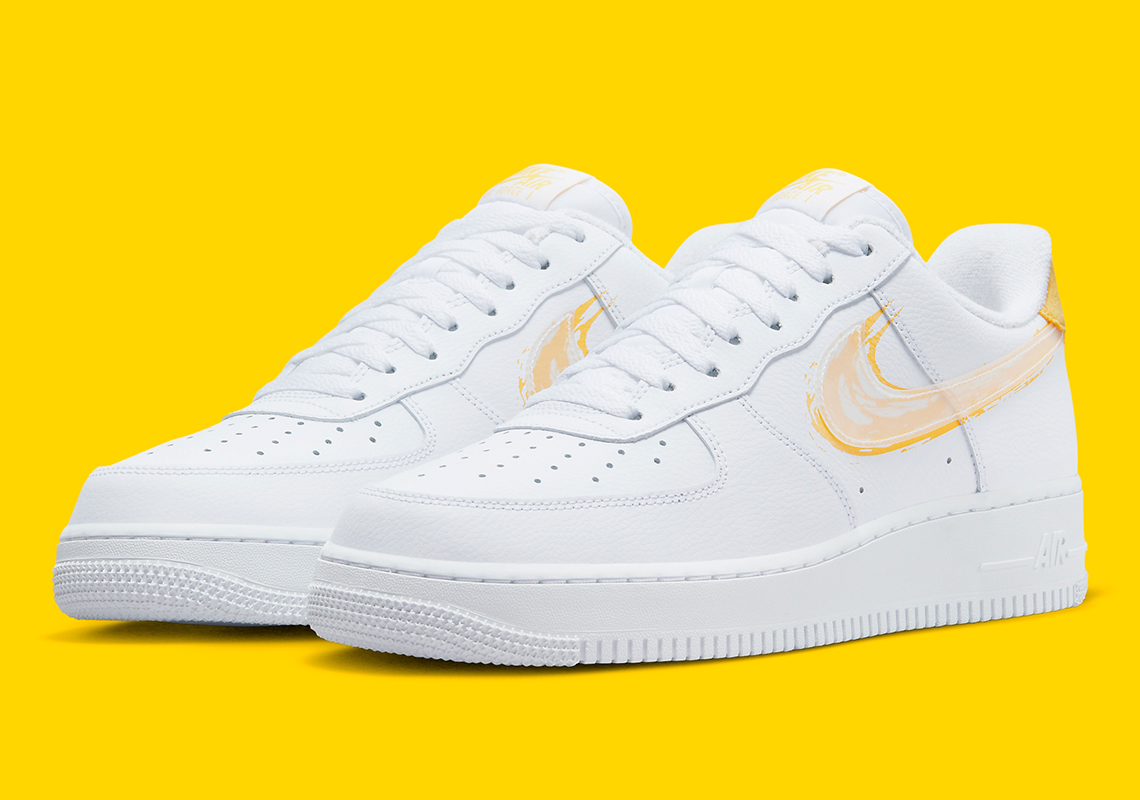 Air Force 1 Yellow Swoosh 