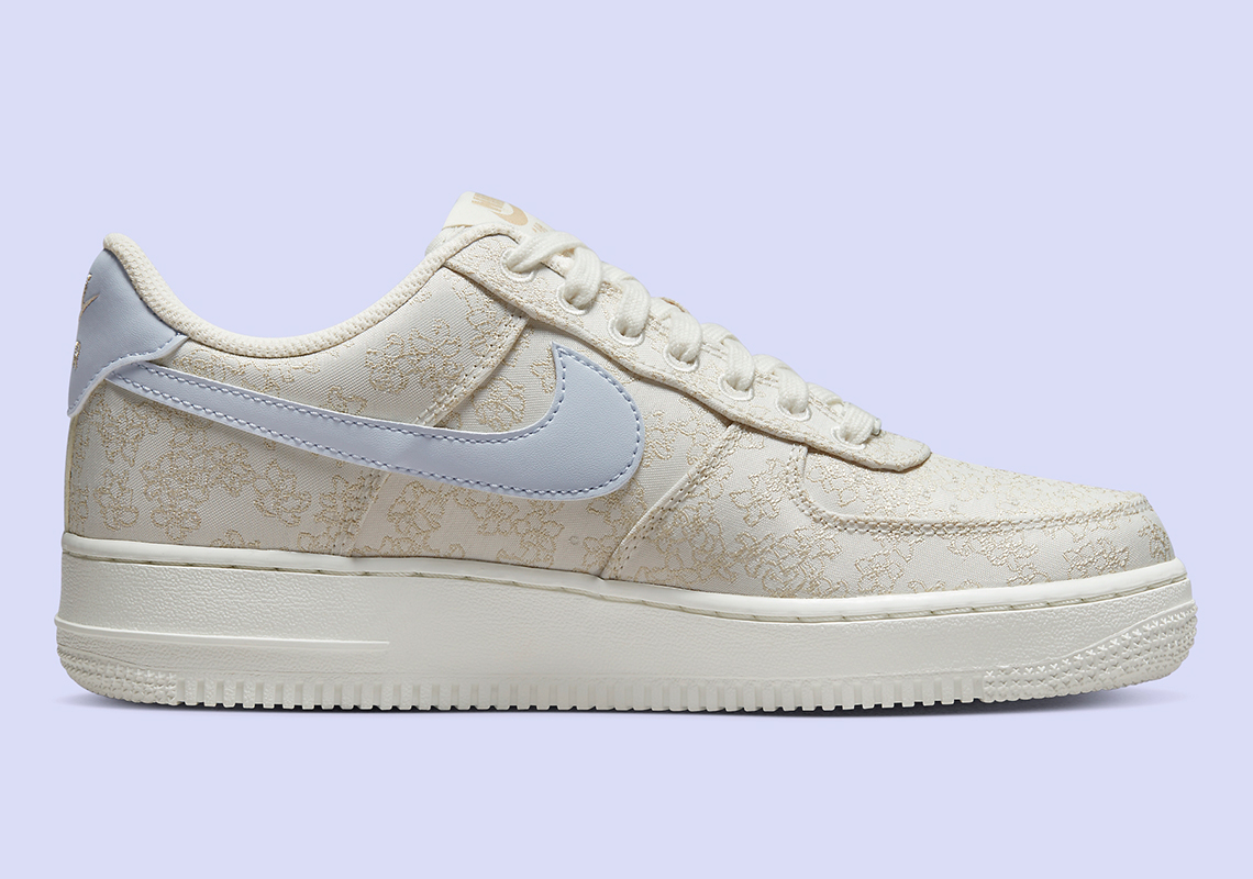 Nike Air Force 1 Low Gold Embroidery Dr6402 900 3