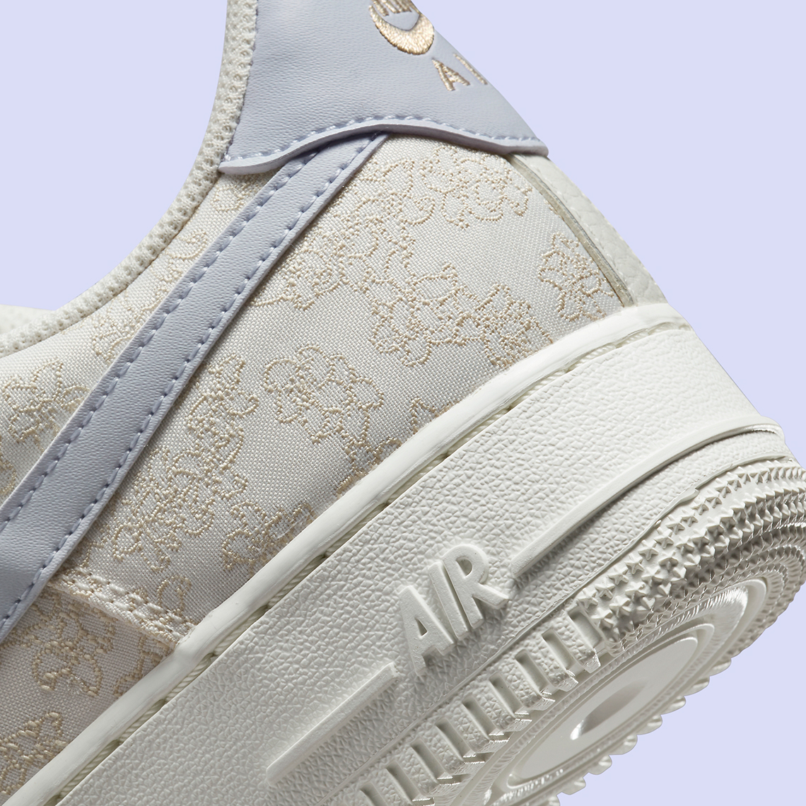 Extraordinario de ultramar Contemporáneo Nike Air Force 1 Low Gold Embroidery DR6402-900 | SneakerNews.com