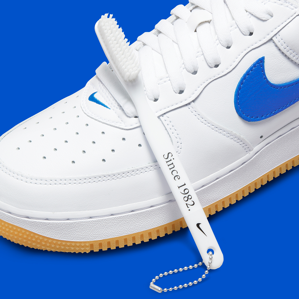 Arrepentimiento origen juez Nike Air Force 1 Low "Since 82" Toothbrush DJ3911-101 | SneakerNews.com