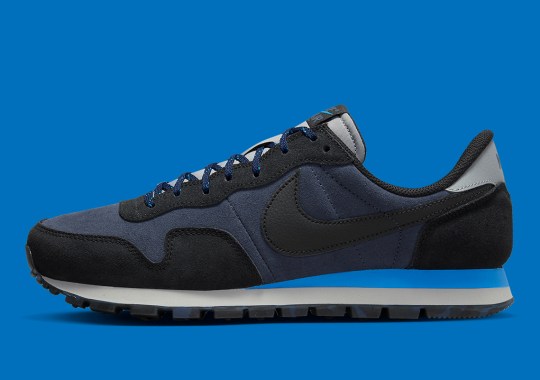The vapor Nike Air Pegasus 83 Sticks To Black And Blue For Its Latest Colorway