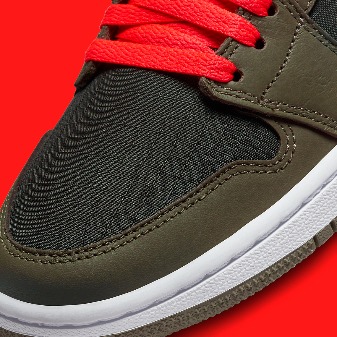 Here s the first look at the 2016 Air Jordan 2 Low OG Chicago via Mairjunc23 Low Olive Black Crimson Dq6076 002 4