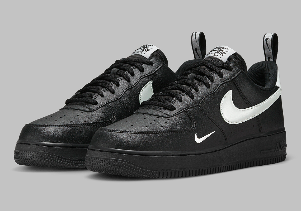 Pigmalión Inseguro sitio Nike Air Force 1 Low "Black/White" DX8967-001 | SneakerNews.com