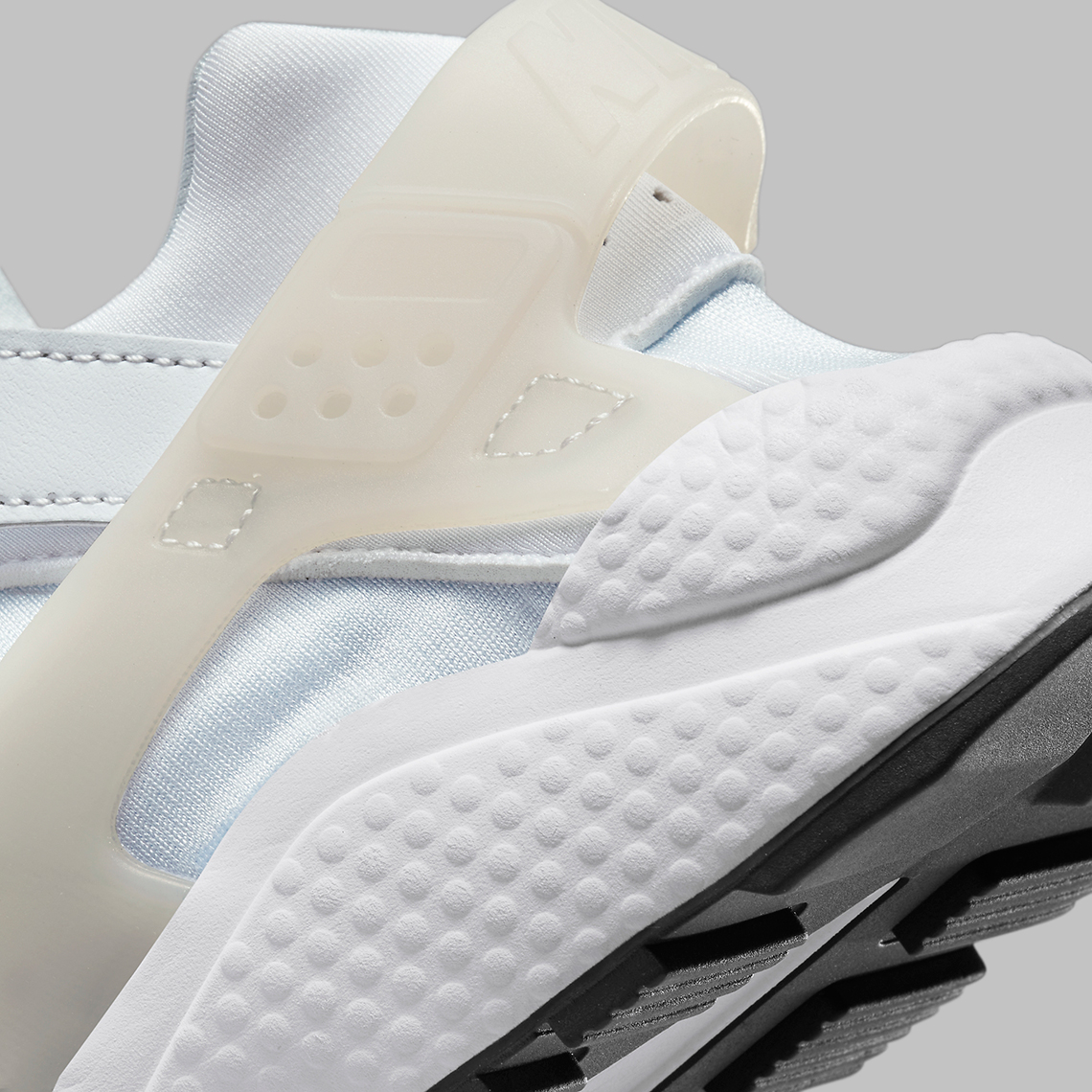 Nike Air Huarache White Black Dr5726 001 5