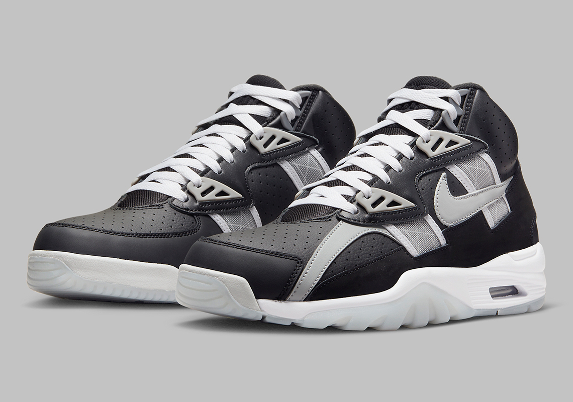 A Raiders Appears On The Air Trainer SC High - SneakerNews.com