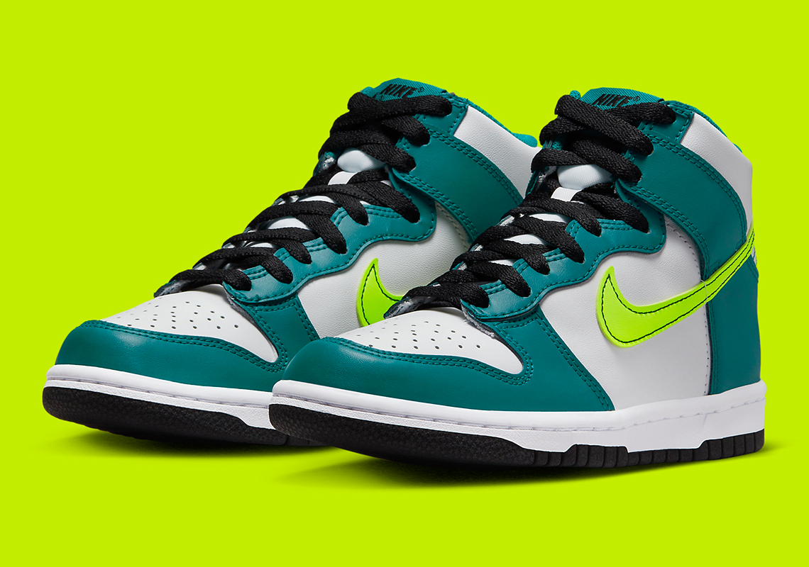 Vintage Varsity Jackets Inspire This Nike Air Max 1 - Sneaker News