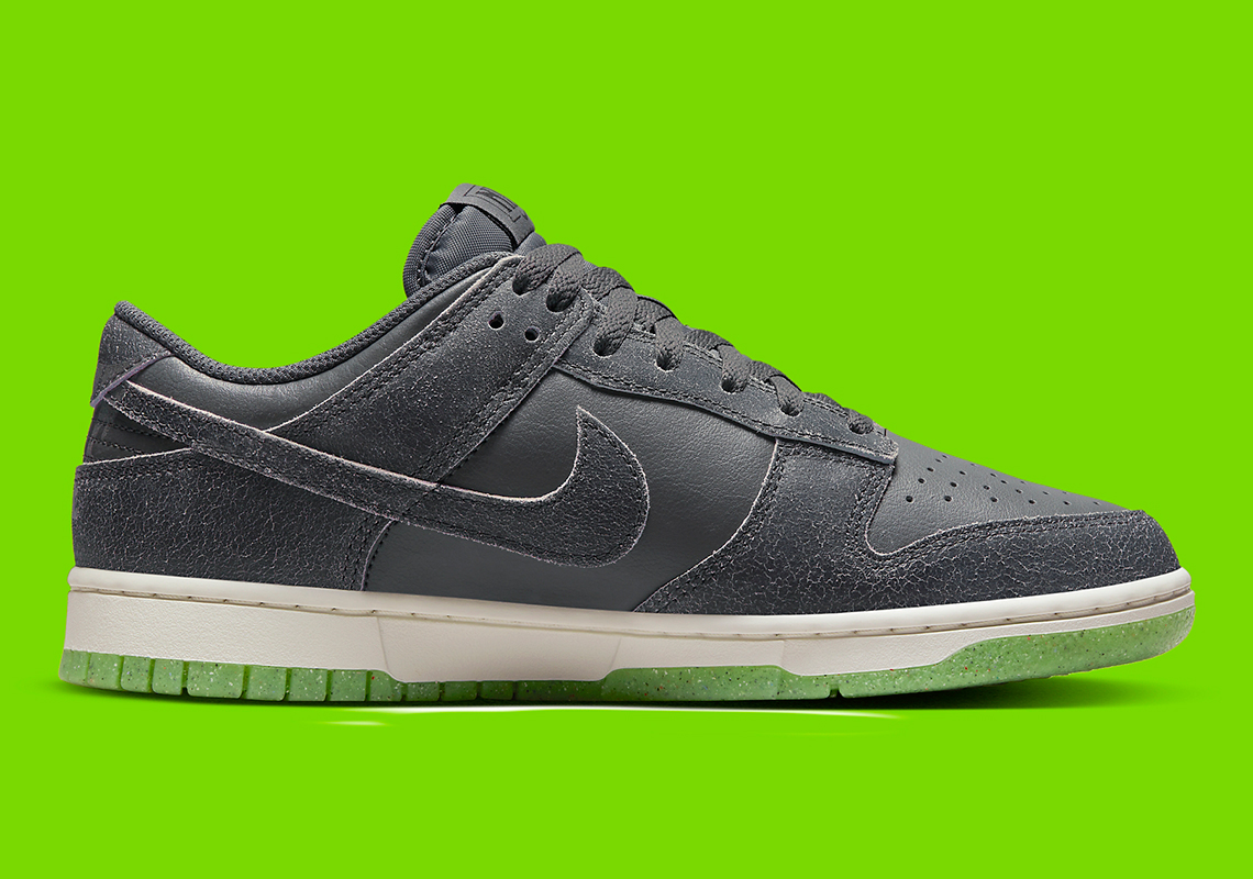 Green and grey clearance nikes