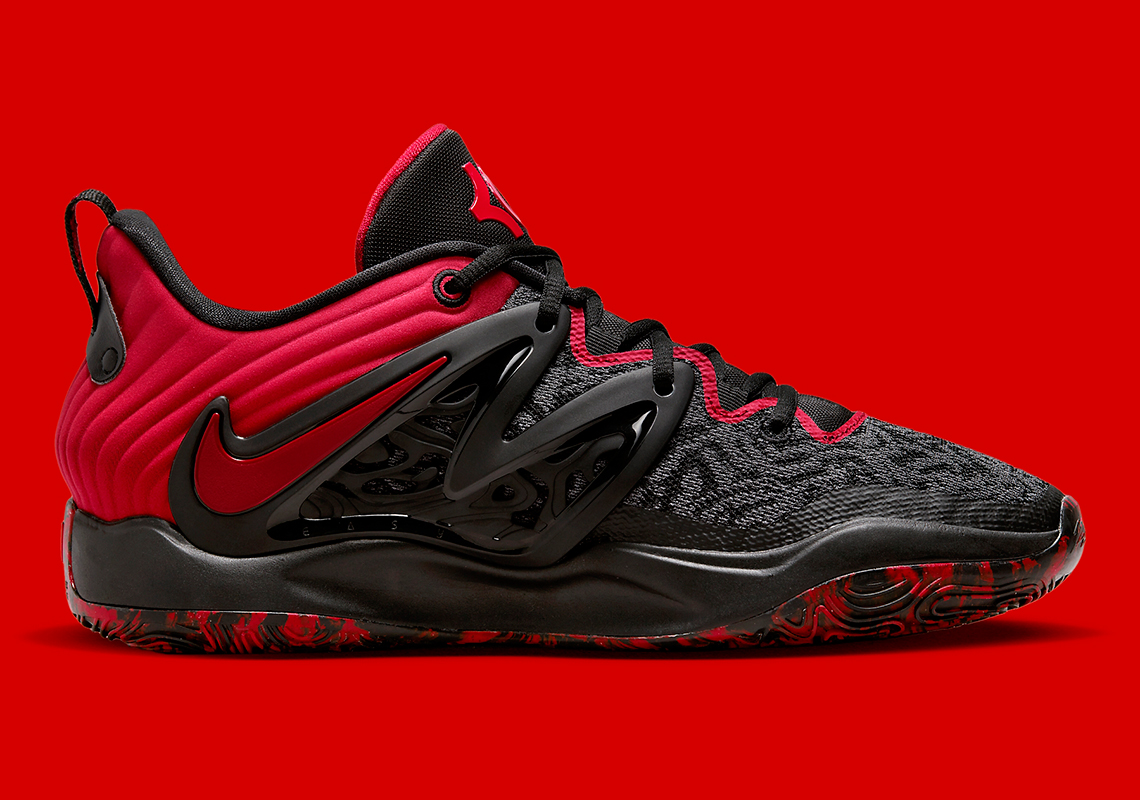 kevin durant red and black shoes