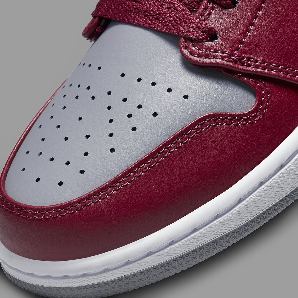 Air Jordan 1 Mid Team Red DQ8426-615 | SneakerNews.com