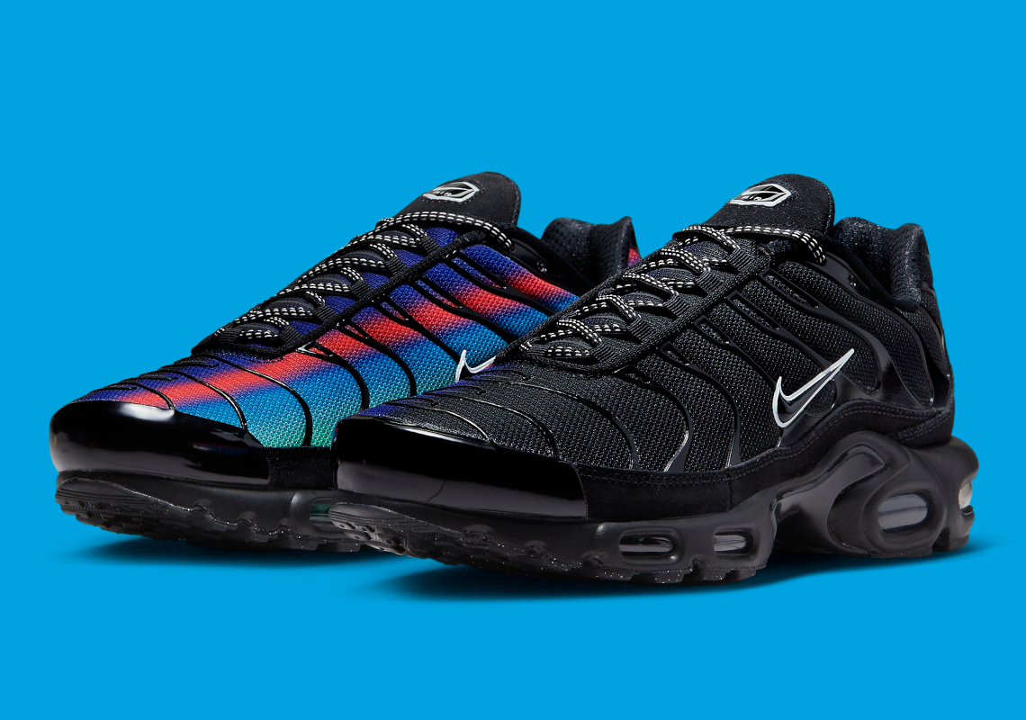 Blue and red air max plus sale