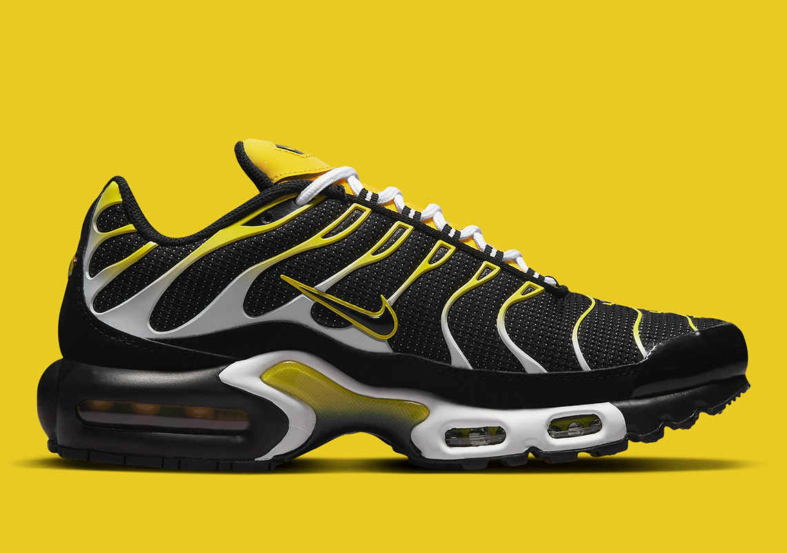 nike air max plus yellow black