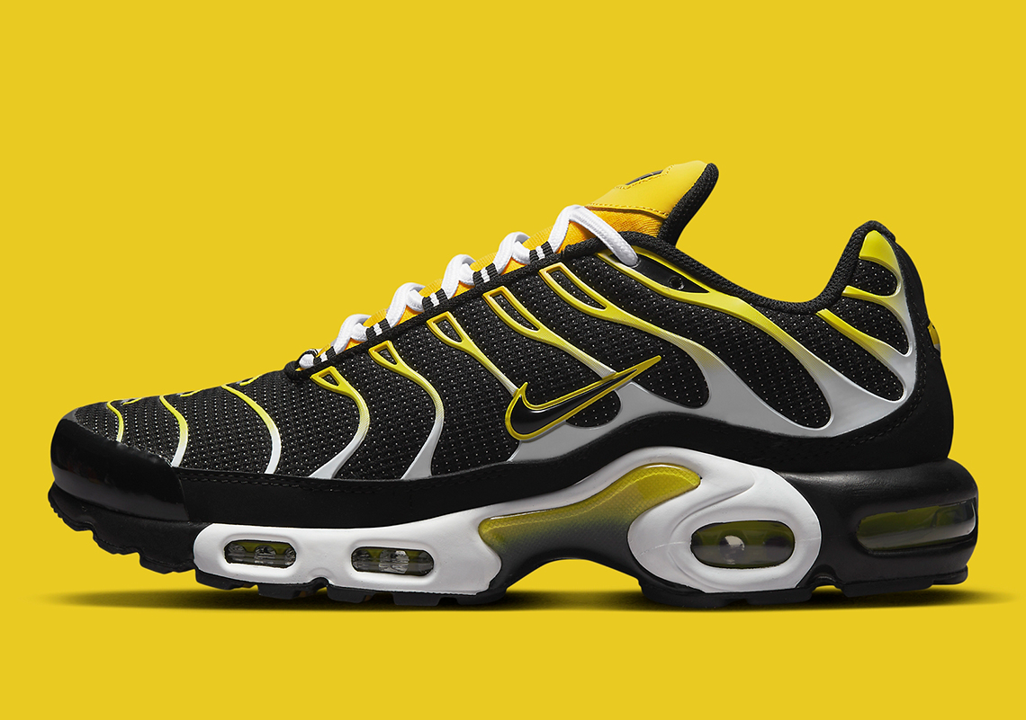 Black and sale yellow nike tns