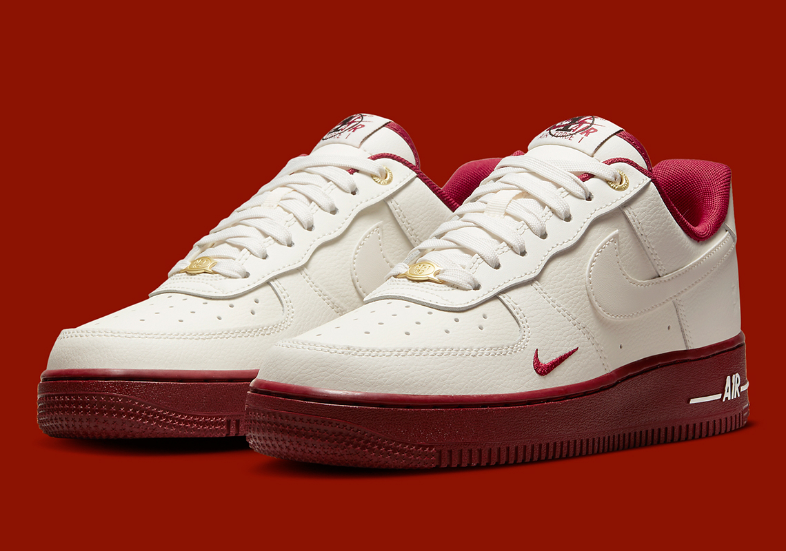 Nike Air Force 1 Low SE Sail Team Red Metallic Gold DQ7582-100