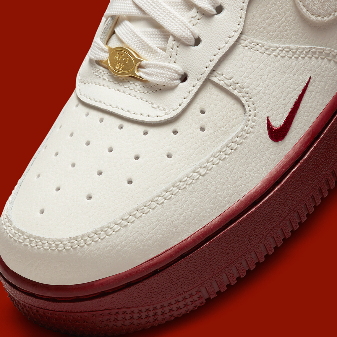 Air force 1 red best sale and gold