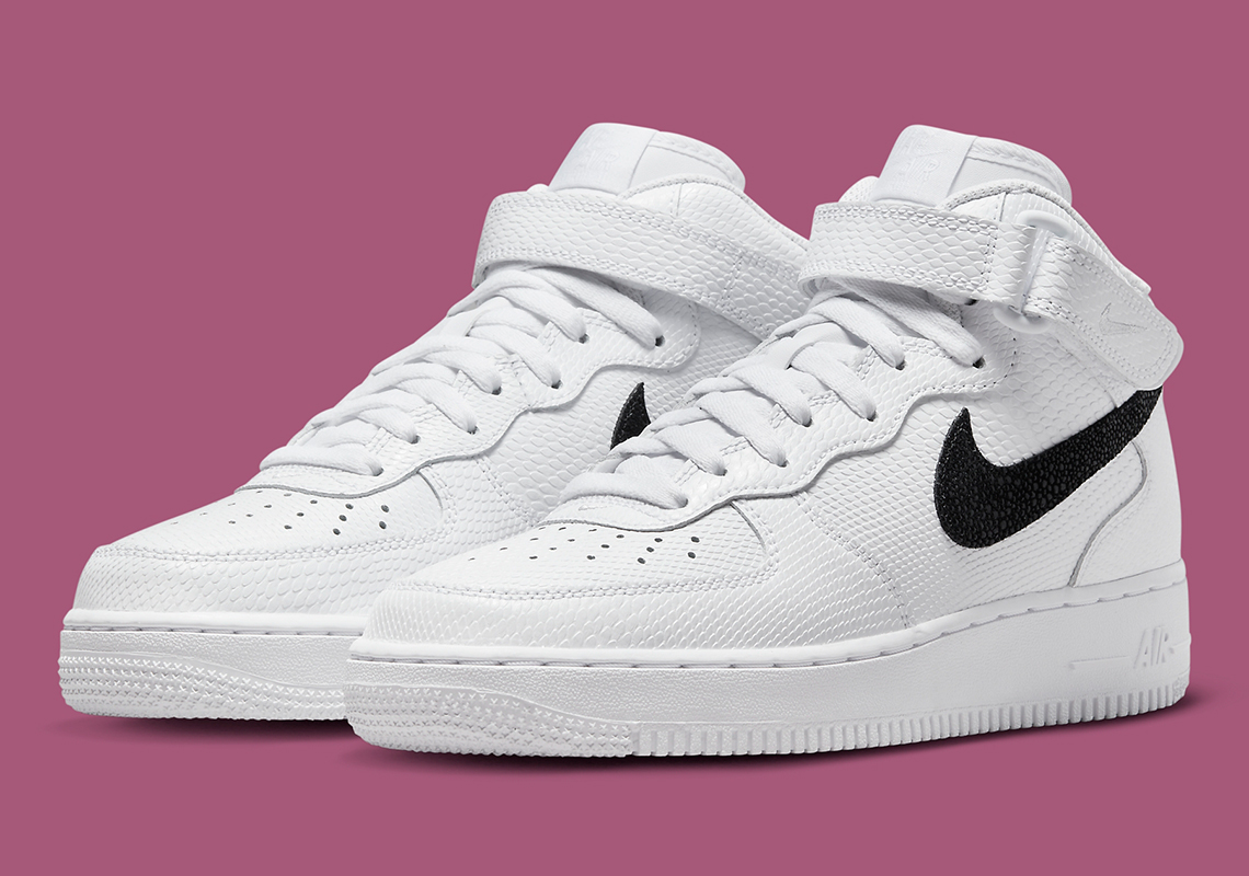 A Variety Of Materials And Double Swoosh Action Lands On This Nike Air  Force 1 Low - Sneaker News