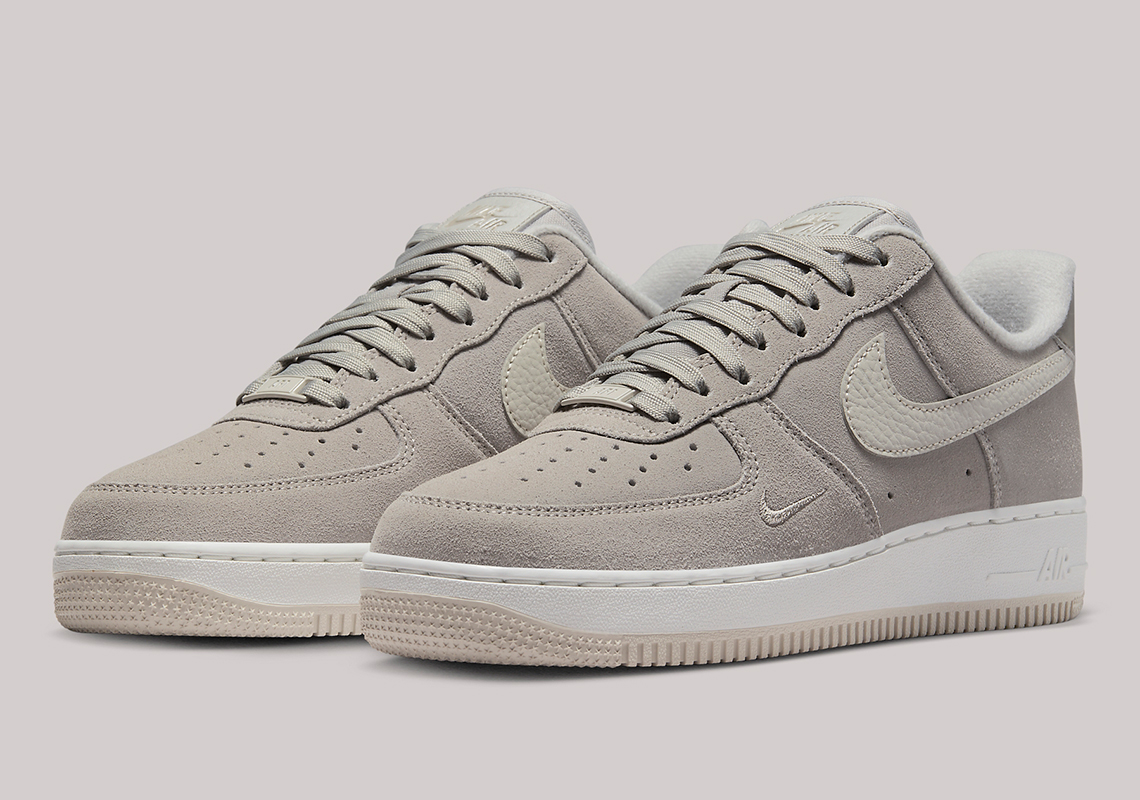 zeemijl Dapper stil Nike Air Force 1 Premium Grey Suede FB8826-001 | SneakerNews.com