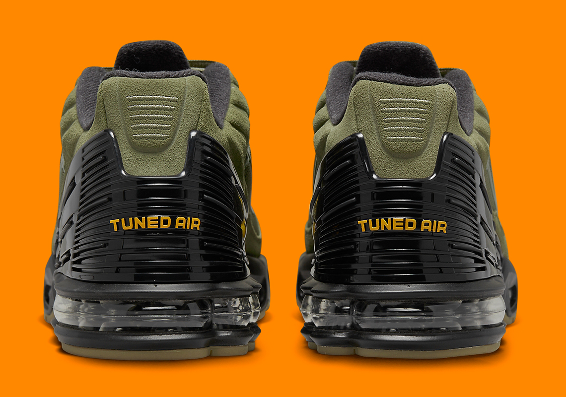 Olive green and outlet orange air max plus