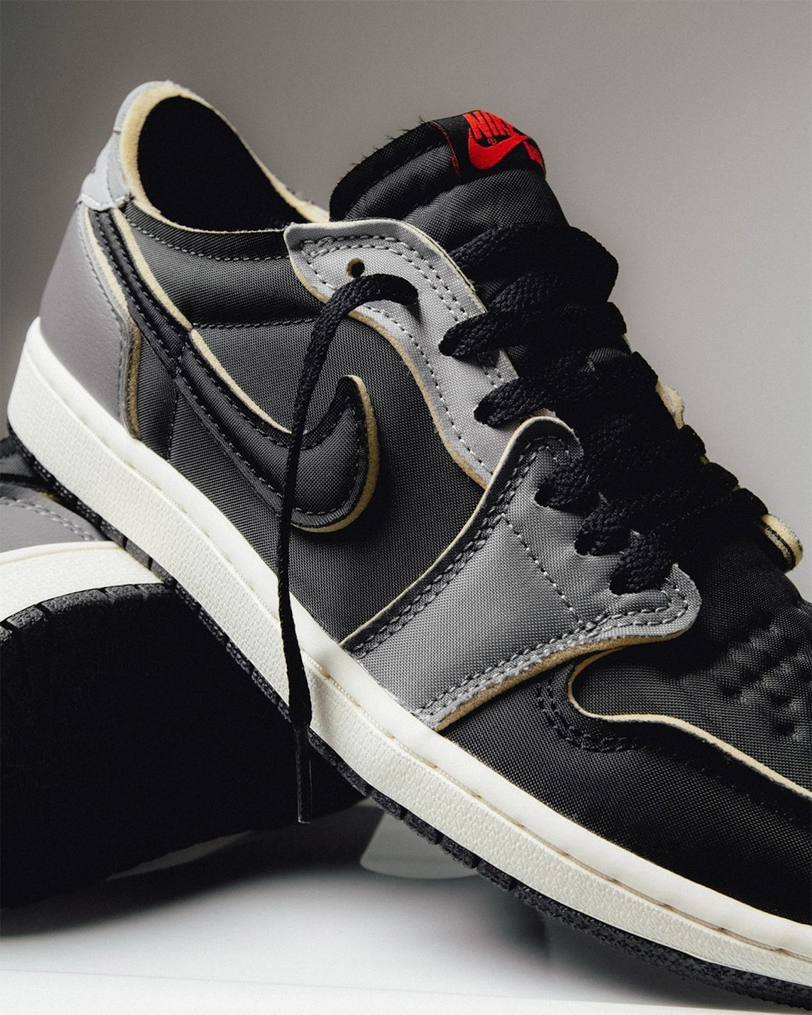 black smoke jordan 1