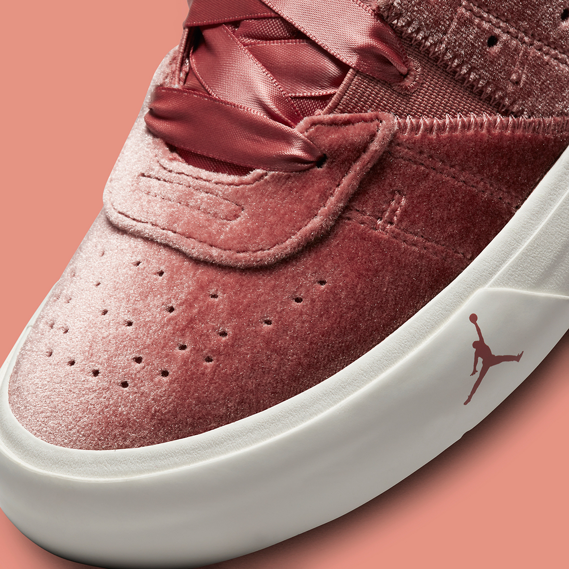 Pink on sale velvet jordans