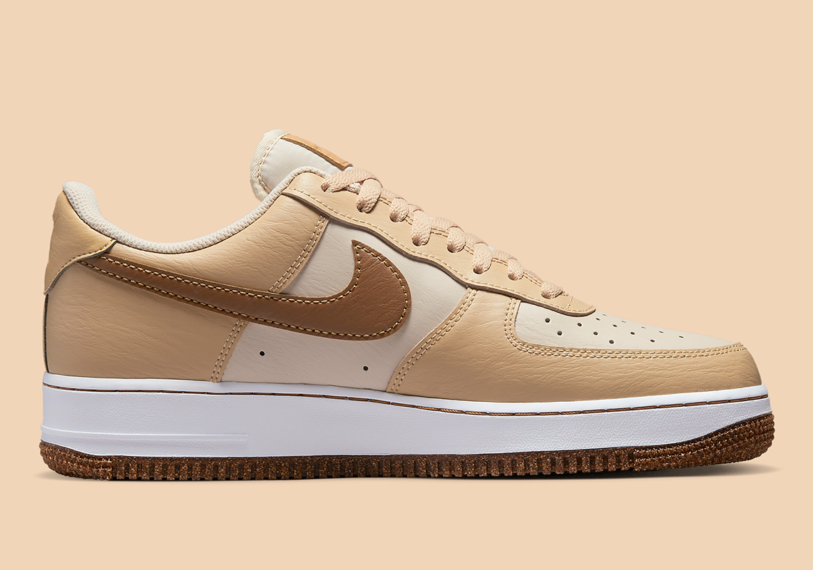 Nike Air Force 1 '07 LV8 EMB trainers in brown sesame