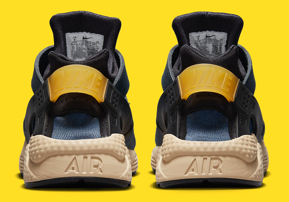 Nike huarache navy blue and cheap yellow