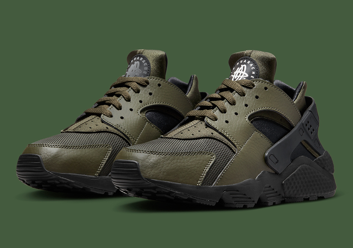 Peculiar Control Hold Nike Air Huarache "Olive" DZ4506-300 | SneakerNews.com