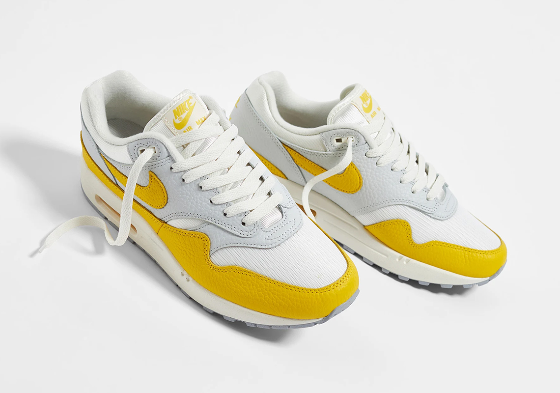 Nike Air Max 1 W Tour Yellow DX2954-001 Store List