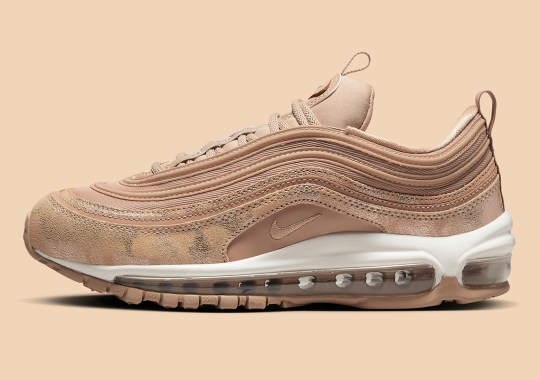 nike air max 97 womens distressed gold release date 4